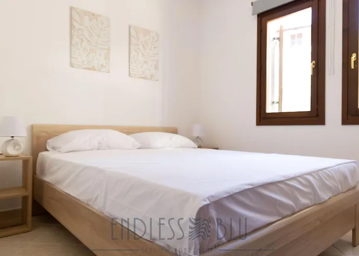 Endless Blu * Pyrgadikia